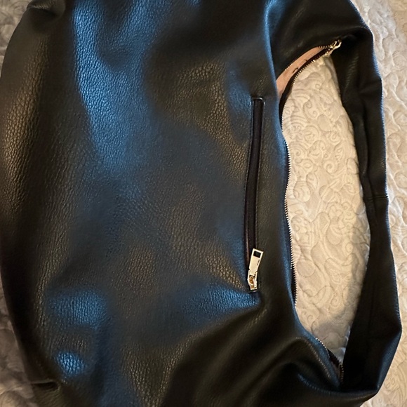 Poppy and Peonies hobo in black. - Picture 3 of 5